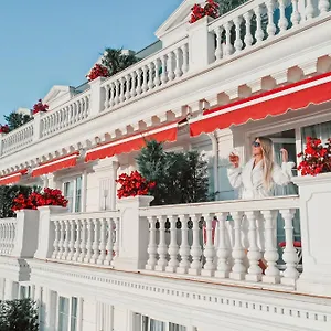 Flower Hotels&resorts Golem (Tirana)